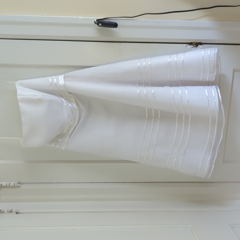 Short wedding dress